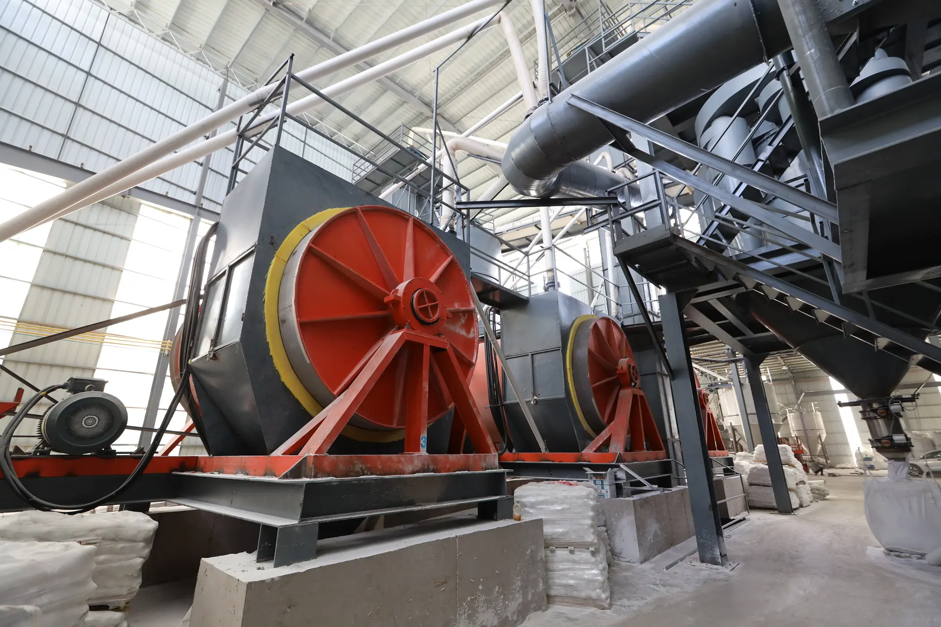 Rotary drum in a material-processing workshop